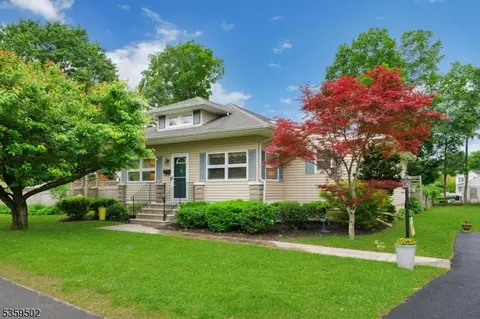 3 Meeker St, Succasunna, NJ 07876