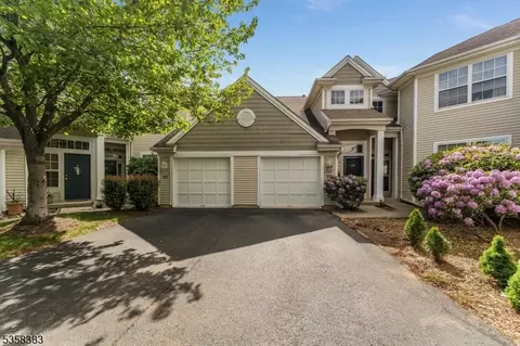 214 Bald Eagle Dr, Stewartsville, NJ 08886