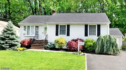 7 Park Dr, Kenilworth, NJ 07033