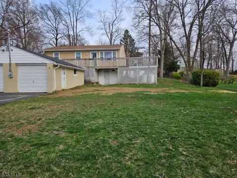 24 Birch Dr, Vernon, NJ 07462