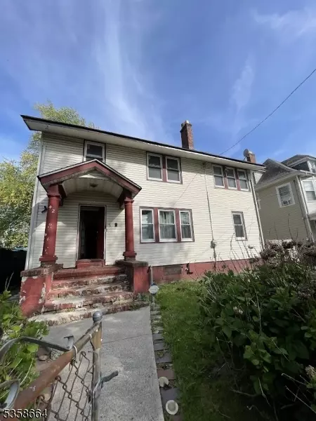 42 Leslie St, Newark, NJ 07108