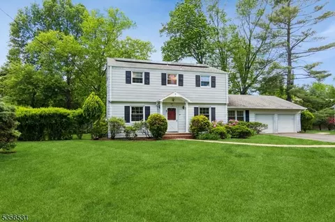 3 Tiffany Dr, Livingston, NJ 07039
