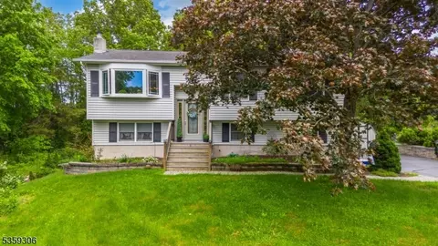 6 Gardenia Rd, Glenwood, NJ 07418