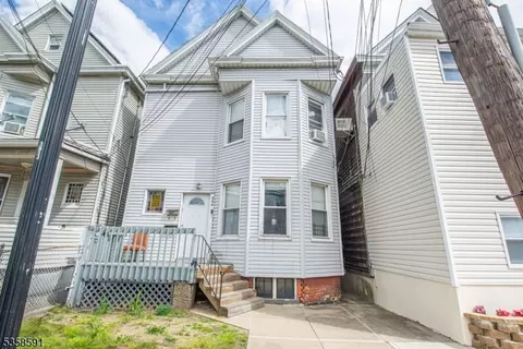 264 N 8th St, Prospect Park, NJ 07508