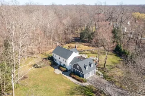 25 White Deer Ln, Morristown, NJ 07960