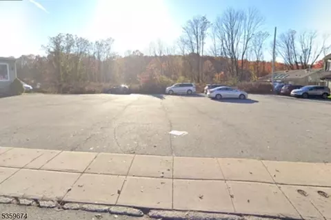 137 Lakeside Blvd, Roxbury Twp, NJ 07850