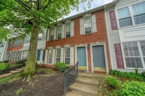 173 Gregory Ln, Franklin Park, NJ 08823