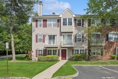 2395 Quill Ct, Mahwah, NJ 07430