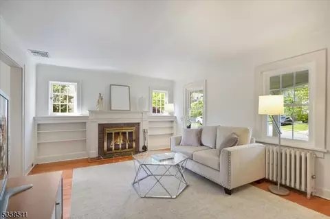 22 Bailey Rd, Millburn, NJ 07041 photo 8