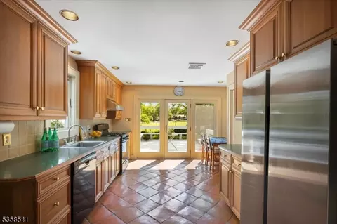 22 Bailey Rd, Millburn, NJ 07041 photo 13