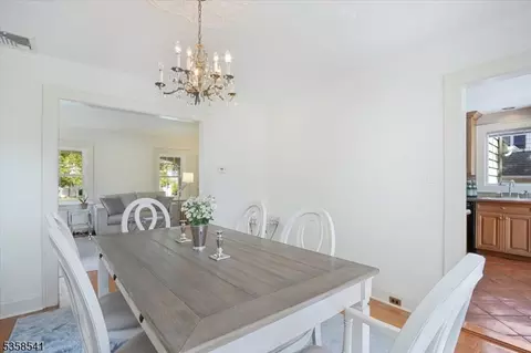 22 Bailey Rd, Millburn, NJ 07041 photo 12