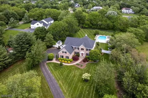 25 Wessex Ln, Skillman, NJ 08558