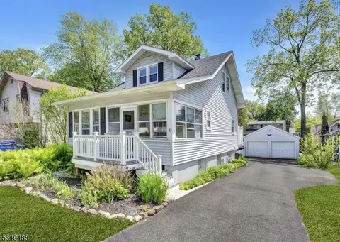 19 Merrie Trl, Denville, NJ 07834
