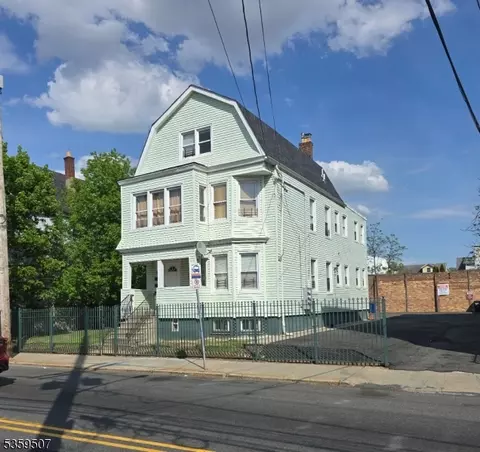 678 Grove St, Irvington, NJ 07111