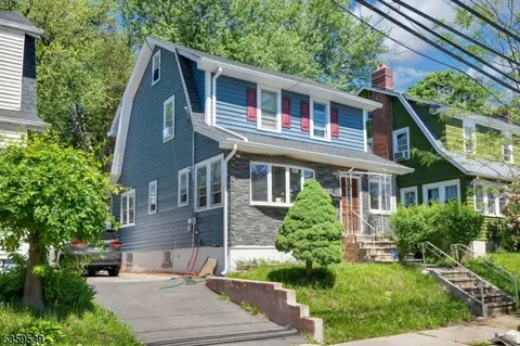 139 Pine Grove Ter, Newark, NJ 07106