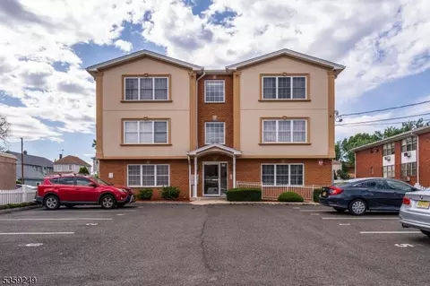 29 E Price St #2, Linden, NJ 07036