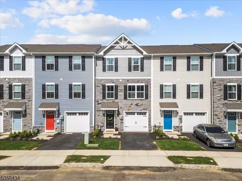 52 Limestone Blvd, Washington, NJ 07882