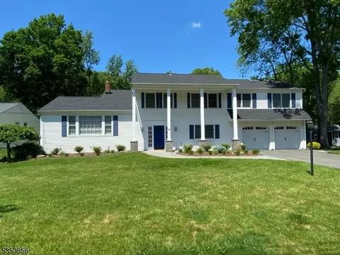 30 Normandy Dr, Parsippany, NJ 07054