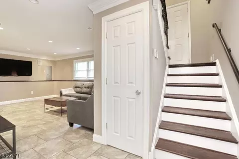 60 Furman Dr, Wayne, NJ 07470 photo 16