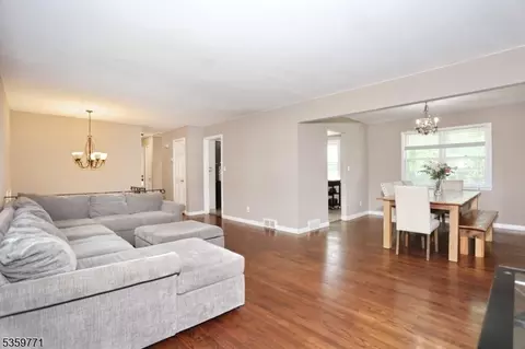 60 Furman Dr, Wayne, NJ 07470 photo 5