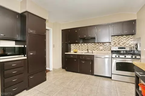 60 Furman Dr, Wayne, NJ 07470 photo 8