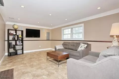 60 Furman Dr, Wayne, NJ 07470 photo 17
