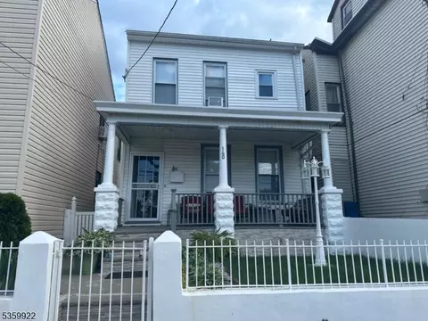 140 Oak St, Paterson, NJ 07501