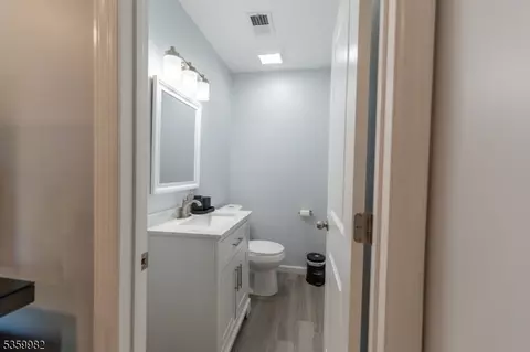 128 Jay Pl, Middlesex, NJ 08846 photo 8