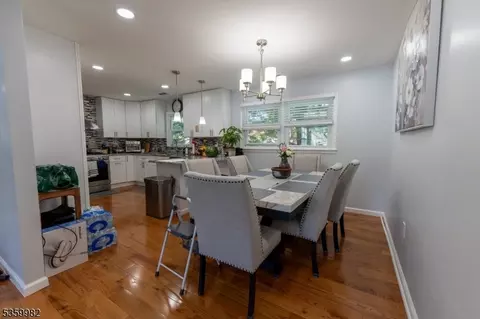 128 Jay Pl, Middlesex, NJ 08846 photo 3