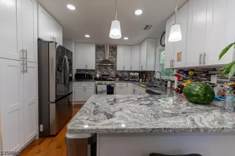 128 Jay Pl, Middlesex, NJ 08846 photo 5