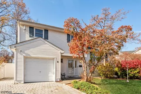 8 Carlisle Ct, Edison, NJ 08817