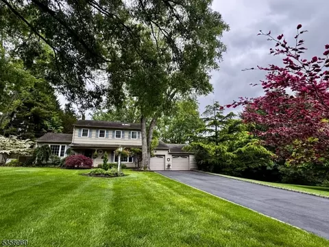 1380 Mallard Dr, Martinsville, NJ 08836