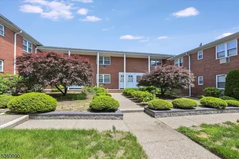 54 Knox Ter #1A, Wayne, NJ 07470 photo 2