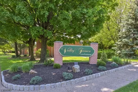 54 Knox Ter #1A, Wayne, NJ 07470