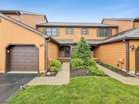 25 Manor Dr, Hillsborough, NJ 08844