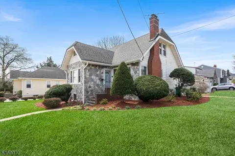 121 Summit Ave, Lyndhurst, NJ 07071