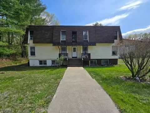 369 Lake Shore South Dr, Montague, NJ 07827