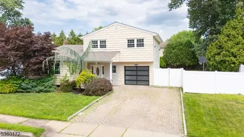 20 Wick Dr, Fords, NJ 08863