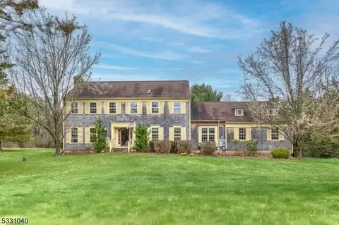 15 Cedar Rd, Whitehouse Station, NJ 08889
