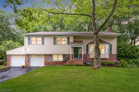 60 Elm St, New Providence, NJ 07974