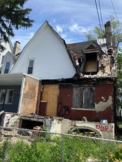 161 N 12th St, Newark, NJ 07107