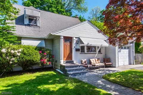 7 Barnett St, Rockaway, NJ 07866