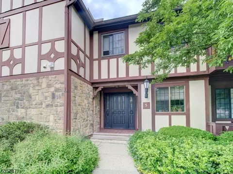 5 Avon Ct # E, Chatham Twp, NJ 07928
