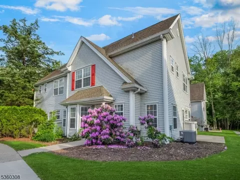 3106 Tudor Dr, Pompton Plains, NJ 07444