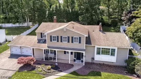 27 Bristol Pl, Wayne, NJ 07470
