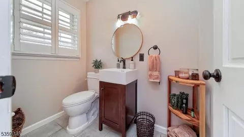 27 Bristol Pl, Wayne, NJ 07470 photo 16