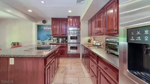 27 Bristol Pl, Wayne, NJ 07470 photo 20