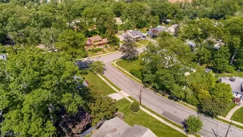 27 Bristol Pl, Wayne, NJ 07470 photo 4