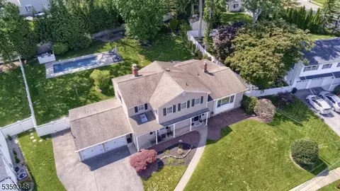 27 Bristol Pl, Wayne, NJ 07470 photo 2