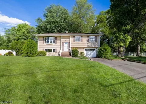 30 Fox Hill Rd, Fairfield, NJ 07004